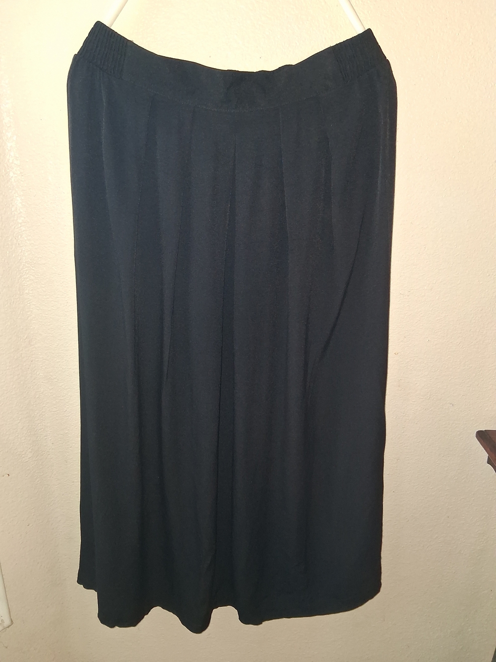 Women's Black Midi Pleated Skirt with Elastic Waist Sz 16 30x34"